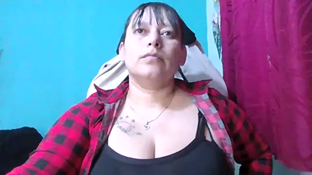 Snapshot of Diana_Lozano chatting on 05.27.26 Diana Lozano online show from 05.27.26