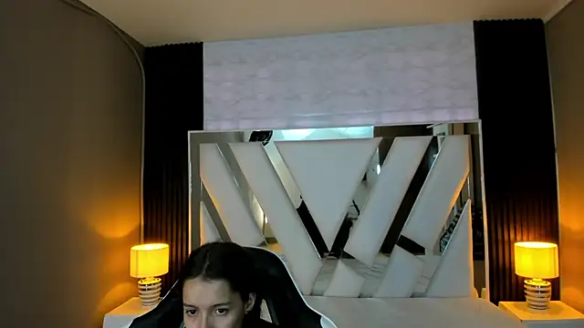 Linda4Petite online show from 02.15.26