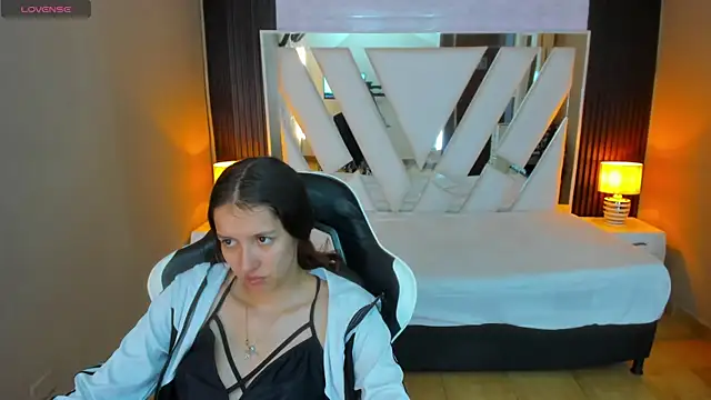 Linda4Petite online show from 04.17.26