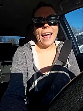 Ellie-L-Elizabeth online show from 02.05.25