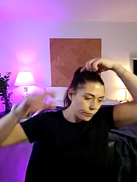 Ellie-L-Elizabeth online show from 11.20.25