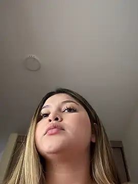 lunablossom  online show from 11.17.25