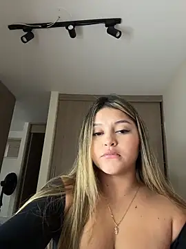 lunablossom  online show from 02.22.26