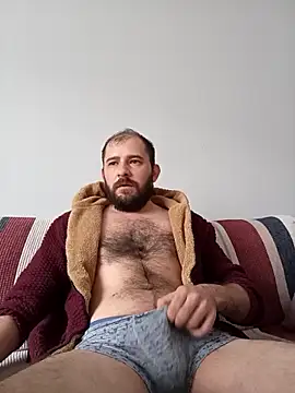 NiiiRvaNaa online show from 10.14.25