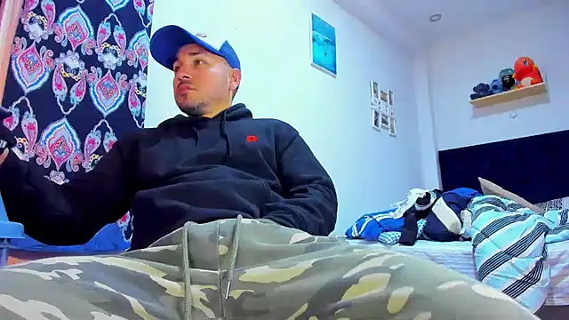 Snapshot of MikeMiller2 chatting on 09.16.25 MikeMiller2 online show from 09.16.25