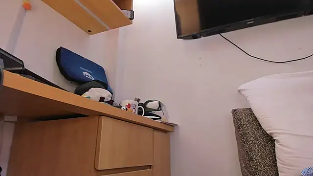 Snapshot of MikeMiller2 chatting on 04.05.26 MikeMiller2 online show from 04.05.26