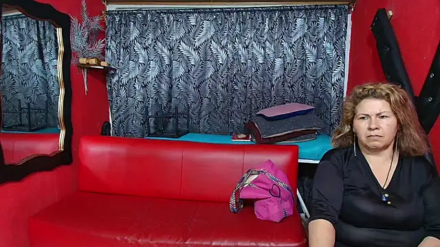 Snapshot of lesbiancuple chatting on 01.30.25 lesbiancuple online show from 01.30.25