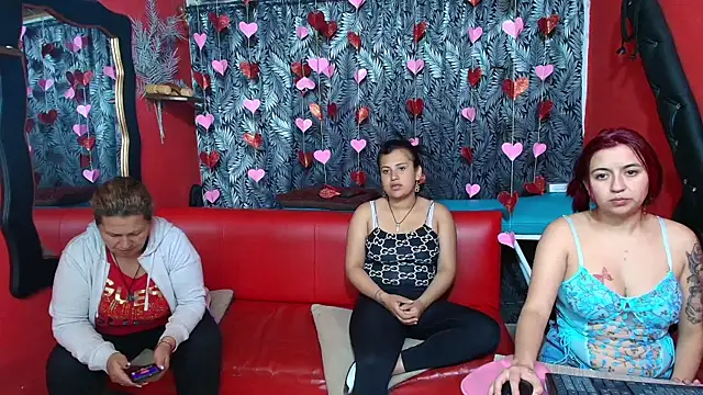 Snapshot of lesbiancuple chatting on 02.19.25 lesbiancuple online show from 02.19.25
