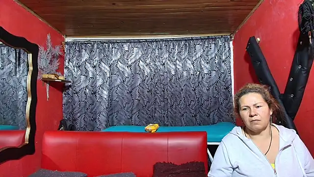 Snapshot of lesbiancuple chatting on 02.26.25 lesbiancuple online show from 02.26.25