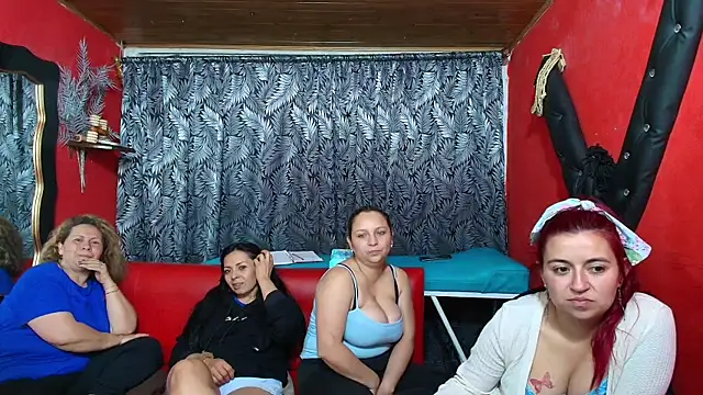 Snapshot of lesbiancuple chatting on 03.12.25 lesbiancuple online show from 03.12.25