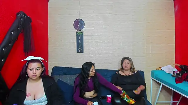 Snapshot of lesbiancuple chatting on 09.22.25 lesbiancuple online show from 09.22.25