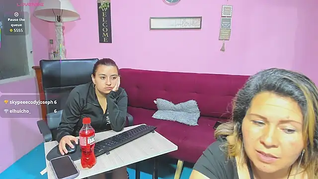 Snapshot of lesbiancuple chatting on 10.10.25 lesbiancuple online show from 10.10.25