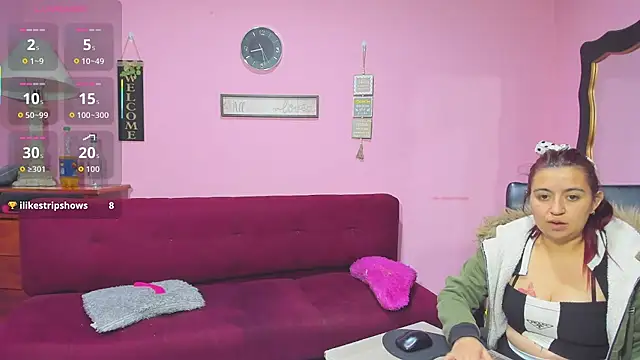 Snapshot of lesbiancuple chatting on 10.14.25 lesbiancuple online show from 10.14.25