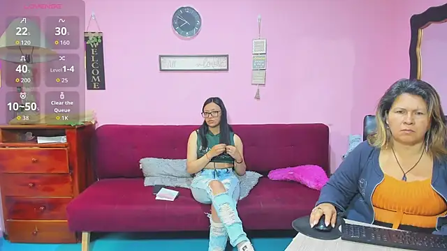 Snapshot of lesbiancuple chatting on 10.20.25 lesbiancuple online show from 10.20.25