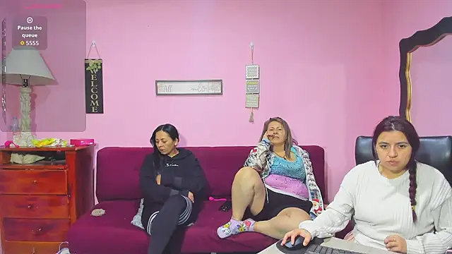 lesbiancuple online show from 11.20.25