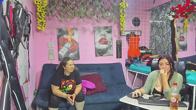 Snapshot of lesbiancuple chatting on 05.13.26 lesbiancuple online show from 05.13.26