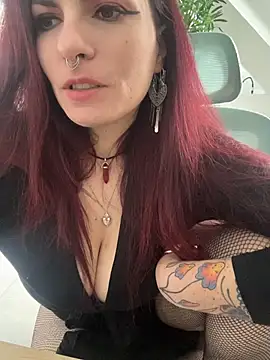 LunaMoongirl online show from 02.19.26