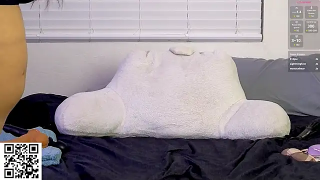 Snapshot of AriannaPena chatting on 02.08.25 AriannaPena online show from 02.08.25