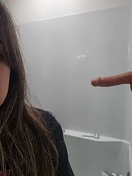 Snapshot of AriannaPena chatting on 03.10.25 AriannaPena online show from 03.10.25