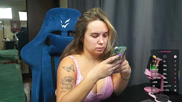 Sandra SW  online show from 11.27.25