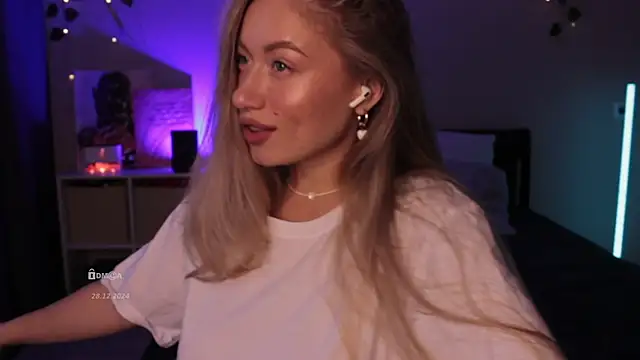 Blondie Bunny online show from 12.29.24