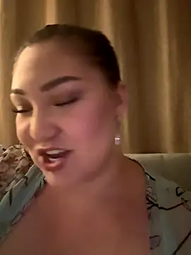 Snapshot of RosieDixx chatting on 10.08.25 RosieDixx online show from 10.08.25