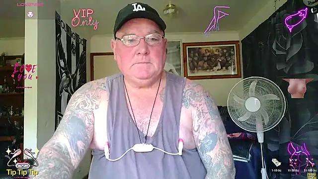 Snapshot of HOTANAL chatting on 06.14.26 HOTANAL online show from 06.14.26
