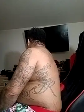 Snapshot of yellowwetfox chatting on 12.08.24 yellowwetfox online show from 12.08.24