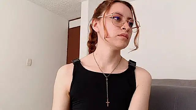 Snapshot of Juls_winter_ chatting on 01.31.26 Juls winter online show from 01.31.26