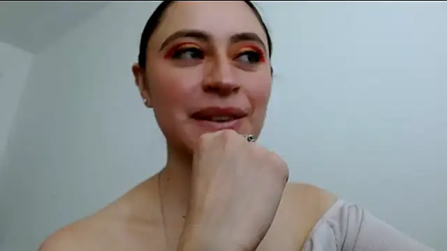 Snapshot of Juls_winter_ chatting on 07.06.26 Juls winter online show from 07.06.26