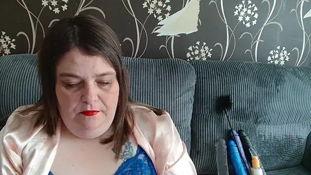 HouseWifeWhore Milf online show from 03.09.25