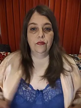 Snapshot of HouseWifeWhore_Milf chatting on 06.17.26 HouseWifeWhore Milf online show from 06.17.26