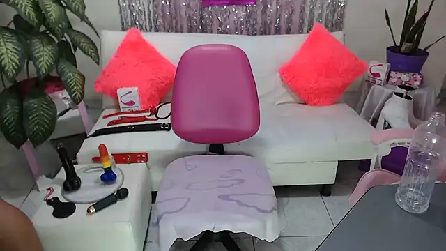 Snapshot of _pamelasam chatting on 02.23.25  pamelasam online show from 02.23.25