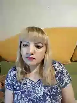 Snapshot of stefanyharper16 chatting on 09.15.25 stefanyharper16 online show from 09.15.25