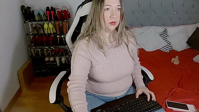 isabella rossse online show from 11.06.25