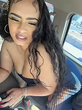 Snapshot of CarmelaAnthony chatting on 04.23.26 CarmelaAnthony online show from 04.23.26
