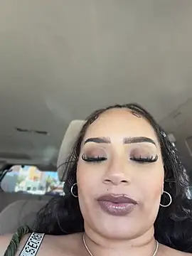 Snapshot of CarmelaAnthony chatting on 05.13.26 CarmelaAnthony online show from 05.13.26