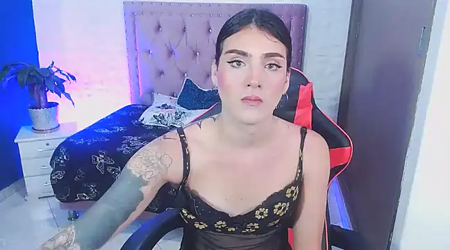 Snapshot of ximena22love chatting on 12.24.24 ximena22love online show from 12.24.24