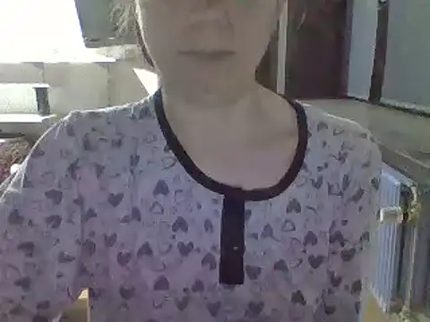 Snapshot of Moi_Lina chatting on 12.12.24 Moi Lina online show from 12.12.24