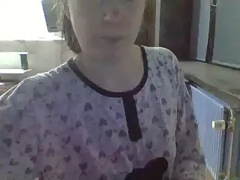 Snapshot of Moi_Lina chatting on 12.14.24 Moi Lina online show from 12.14.24