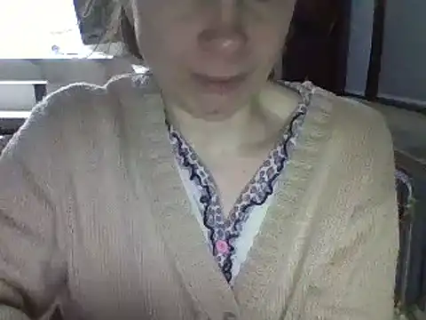 Snapshot of Moi_Lina chatting on 01.01.25 Moi Lina online show from 01.01.25