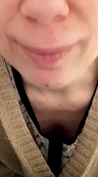 Snapshot of Moi_Lina chatting on 02.04.25 Moi Lina online show from 02.04.25