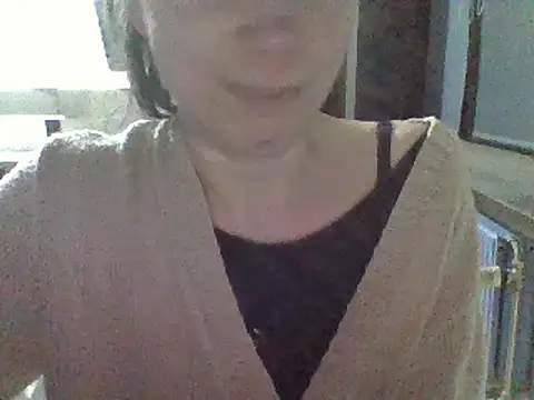 Snapshot of Moi_Lina chatting on 02.17.25 Moi Lina online show from 02.17.25