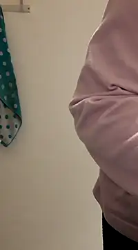 Snapshot of Moi_Lina chatting on 03.16.25 Moi Lina online show from 03.16.25