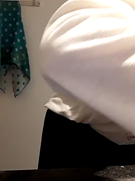 Snapshot of Moi_Lina chatting on 09.10.25 Moi Lina online show from 09.10.25