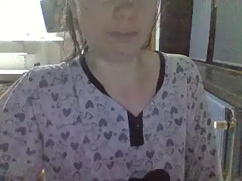 Snapshot of Moi_Lina chatting on 10.22.25 Moi Lina online show from 10.22.25