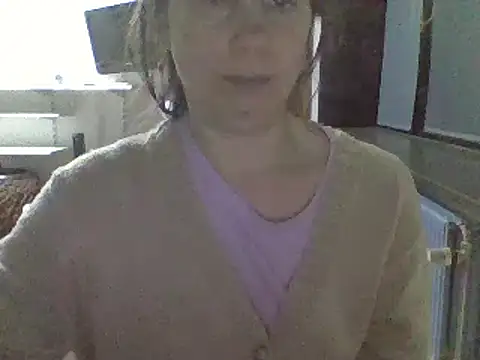 Snapshot of Moi_Lina chatting on 11.18.25 Moi Lina online show from 11.18.25