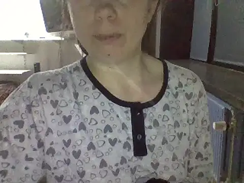 Snapshot of Moi_Lina chatting on 12.01.25 Moi Lina online show from 12.01.25