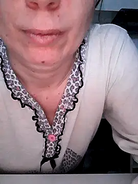 Snapshot of Moi_Lina chatting on 01.07.26 Moi Lina online show from 01.07.26