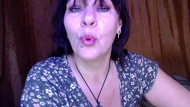 Snapshot of karina_ren_ chatting on 02.08.25 karina ren online show from 02.08.25